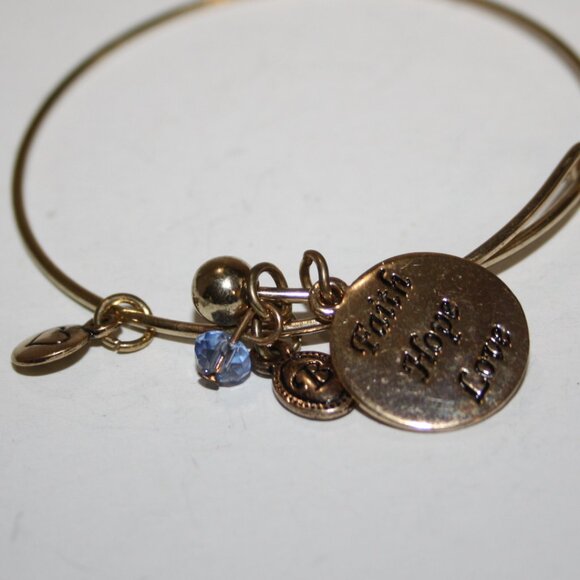 Beautiful gold Faith Hope Love bangle bracelet One size fits most - Picture 1 of 3